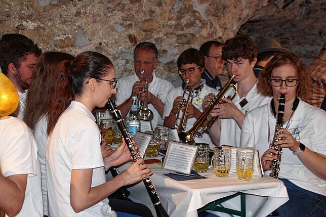 Die Bockmusik sorgte für schmissige Unterhaltung beim Gulaschessen.