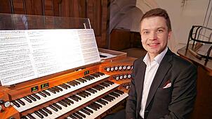 Der russische, heute in Deutschland lebende Organist Konstantin Volostnov gab am Samstag ein faszinierendes Konzert im Münster.