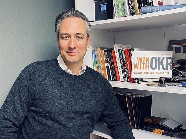 Der Unternehmensberater Nicholas Stanforth ist derzeit ebenfalls nicht unterwegs, sondern arbeitet auch von zuhause aus