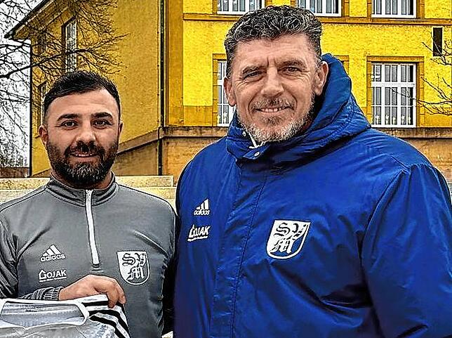 Interimslösung: Beim SV Blau-Weiß Murg kümmern sich nach der Trennung von Trainer Branimir Sarenac vorerst Bayram Cerimi (links) und ...
