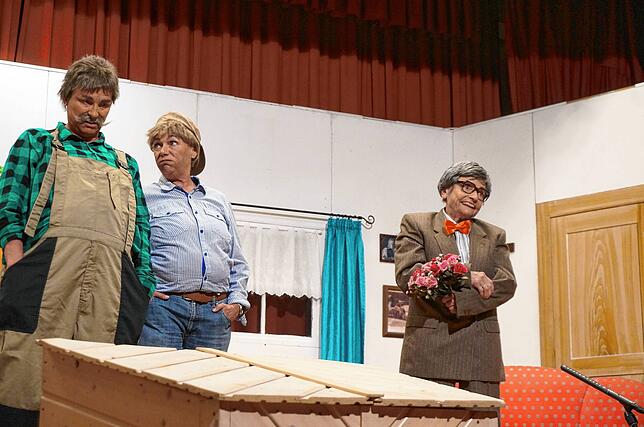 Bild 8: Die Premiere von „Der ledige Bauplatz“ – Ein vergnüglicher Theaterabend in Tiengen