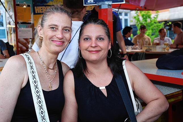 Bild 4: Feiern am Freitag in Dettingen – Hier gibt‘s die besten Bilder vom Dorffest