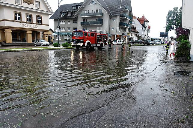 Ein Unwetter hat am Montag, 21. Juni, einen großen Schaden in Bonndorf angerichtet. Straßen wurden überschwemmt, Keller überflutet, ...