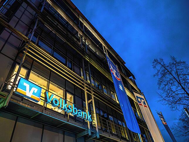 Anzeige ist raus: Die Volksbank Konstanz hat Strafanzeige gegen mehrere Personen gestellt, weil sie arglistige Täuschung und Betrug bei ...