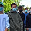 Aaron, Nino, Sinan und Luca wurden von Berufswegeplaner Norbert Müller (hinten) bei der Suche nach einem Praktikumsplatz unterstützt.