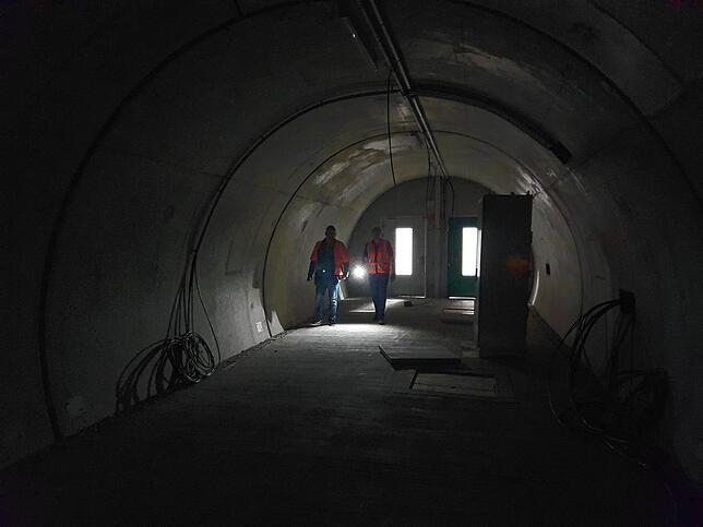 Der Verbindungsgang zwischen beiden Tunnelröhren.