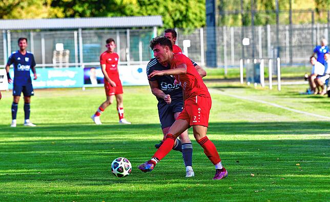 Bild 24: SV Jestetten müht sich zu einem 2:0 gegen Aufsteiger SV Blau-Weiß Murg &ndash; und wir haben Bilder!