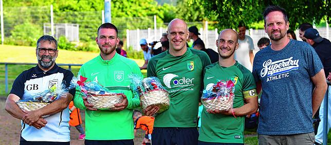Abschied beim SV Herten: Betreuer Giovanni Basso hört auf, Nick Henke geht zum FSV Rheinfelden, Fabian Kluge und Remo Laisa hängen die ...