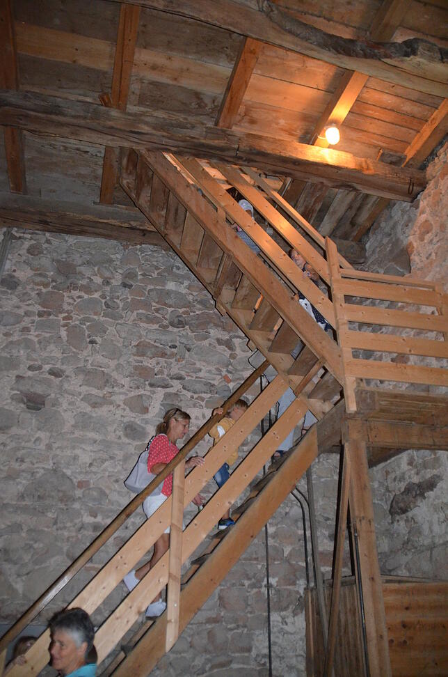 Vierzehn unverzagte erklommen die 126 Stufen in den 38 Meter hohen Turm von St. Oswald. Bild: Susanne Schön