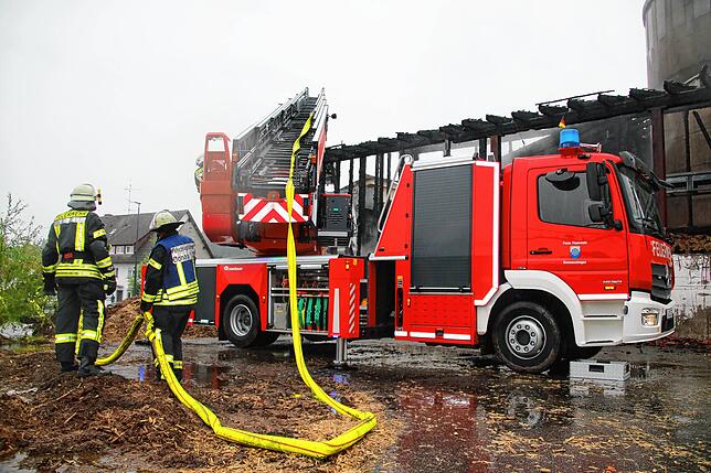 Bild 4: Brandnacht in Wolterdingen: Die Bilder vom Feuerwehreinsatz und dem Vormittag danach