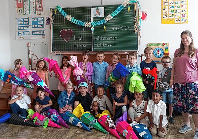 Acht Mädchen und neun Jungen wurden in die erste Klasse der Grundschule Dettighofen-Baltersweil eingeschult. Klassenlehrerin ist ...