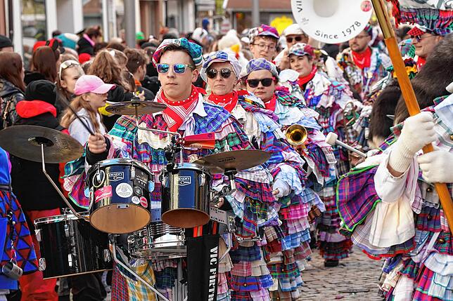 Zu den musikalischen Stimmungsmachern im Städtle gehört auch die Guggenmusik der Fazenedle.