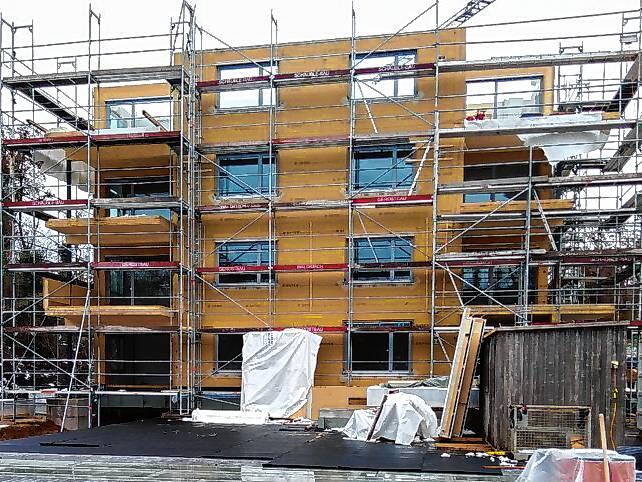 Im Plan: Das Wohnprojekt am Kaltenbach in Tiengen – im Bild der Rohbau von Haus A – nimmt Gestalt an. Bild: Oekogeno