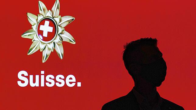 Der Schweizer Bundesrat hat die Corona-Maßnahmen noch einmal angepasst. Das Land setzt auf eine Ausweitung von Tests und übernimmt dafür ...