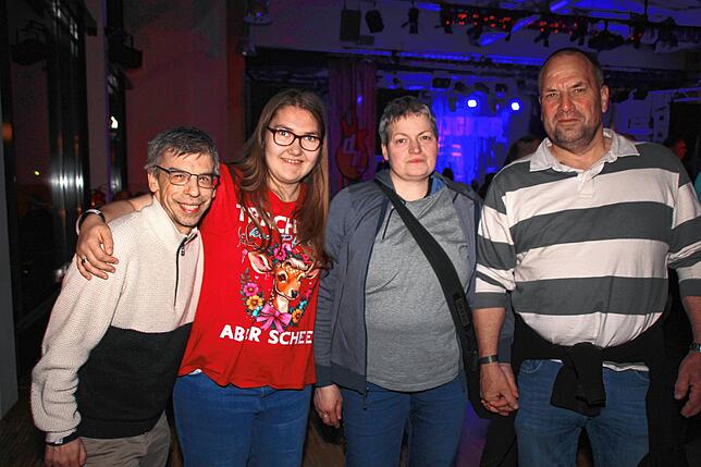Bild 18: Ausgelassene Stimmung beim Dorfrocker-Konzert in Sauldorf
