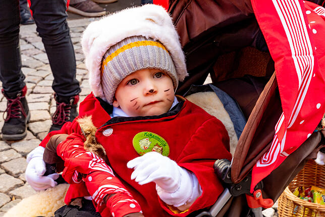 Bild 6: Bilder vom großen Kinderumzug in VS-Villingen am Schmotzigen &ndash; Teil 3