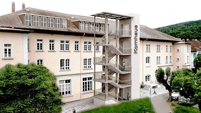 Mit Geländer: Die Visualisierung zeigt die neue Außentreppe an der Rückseite des Kornhauses.