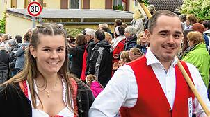 Ein Kreiserntedankfest mit viel, viel Herz. Hier präsentieren Anna und Patrick beim Umzug die Bräunlinger Landjugend.