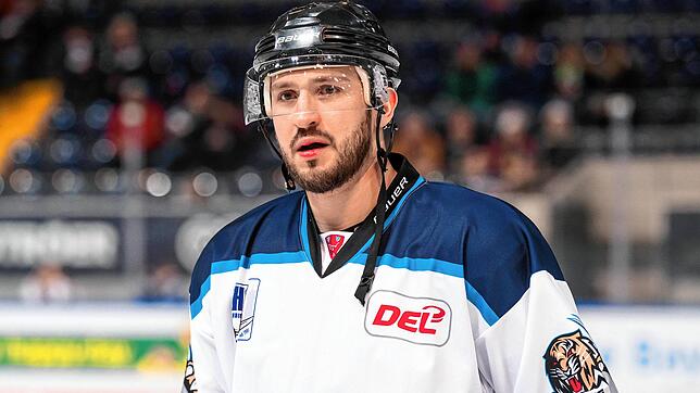 Travis Turnbull spielte in der DEL-Saison 2019/20 noch für die Straubing Tigers. In der kommenden Spielzeit trägt er das Trikot der Wild ...
