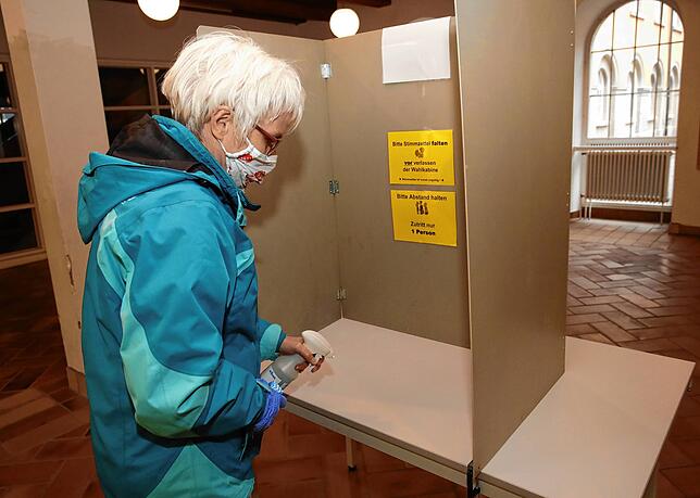 Bild 23: OB-Wahl in Konstanz: Uli Burchardt bleibt OB von Konstanz