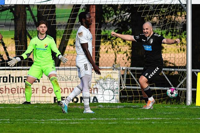 Bild 15: SV 08 Laufenburg verliert bei Spitzenreiter VfR Hausen mit 0:2 &ndash; und wir haben Bilder!