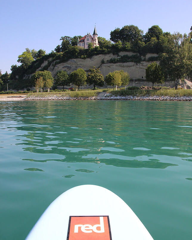 Die Baustelle der Landesgartenschau 2020 vom Bodensee aus betrachtet.