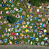 Kein seltenes Bild in diesem Sommer: Zahlreiche Handtücher und Sonnenschirme verwandelten Strandbäder (hier in Meersburg) in farbenfrohe ...