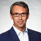 Roland Scherer ist Verwaltungswissenschaftler und Regionalforscher und forscht an der Universität St. Gallen.