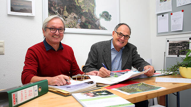 Litzelstettens Ortsvorsteher Wolfgang Gensle (rechts) und Ortsverwaltungsleiter Klaus Frommer haben auch im Jahr 2019 alle Hände voll zu ...