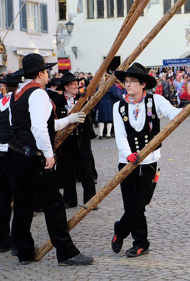 Bild 17: Alle Bilder vom Narrenbaumstellen in Überlingen