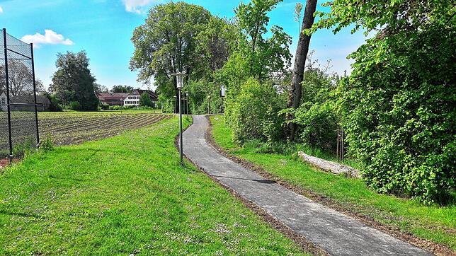 In der vergangenen Woche wurde der Parkweg entlang der Rotach in Oberteuringen saniert. Inzwischen ist die Sperrung wieder aufgehoben.