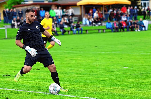 Bild 3: Die besten Bilder vom Spitzenspiel der Bezirksliga Bodensee zwischen Öhningen-Gaienhofen und Salem!