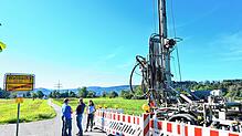 In einigen Jahren soll hier eine Autobahnbrücke entlang führen. Doch zuerst stehen Bodenüberprüfungen an, um festzustellen, wie viel ...