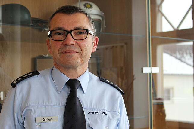 Thomas Knörr, Revierleiter der Polizei Donaueschingen, stellte in Blumberg die Kriminalitätsstatistik vor. Bild: Guy Simon