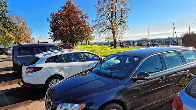 Parken mit Aussicht &ndash; der Hintere Hafen ist mit acht Euro pro Tag ein regelrechtes Schnäppchen. Zum Vergleich: auf dem ähnlich ...