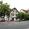 Der Gasthof Linde in Wollmatingen (rechts) sowie das angrenzende Fachwerkhaus sollen abgerissen werden und einem Neubau weichen. Nachdem ...