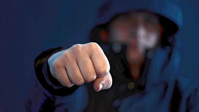 Immer häufiger werden Polizeibeamte und Rettungskräfte bei ihren Angriffen angegriffen. Dieser bundesweite Trend wird auch bei den ...