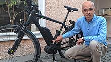 Bernhard Glatthaar vom ADFC gibt Tipps, wie der E-Bike-Akku besonders lange hält.