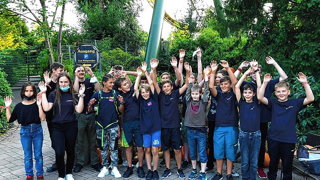 Zum Dank für das Engagement der Jugendlichen: Ein Tag im Erlebnispark Tripsdrill.