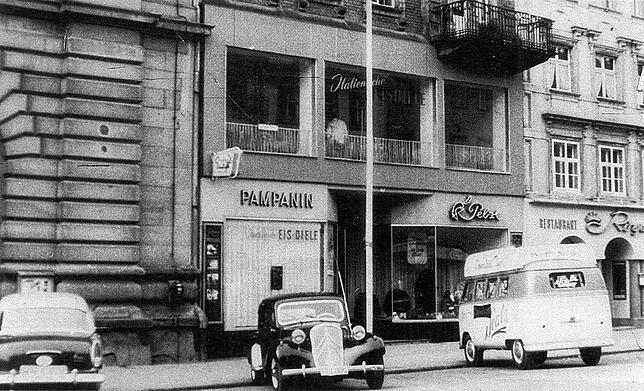 Die Eisdiele Pampanin war 1952 auf der Marktstätte. Heute ist dort das Eiscafé Nicoletti und das Pampanin ist in der ...