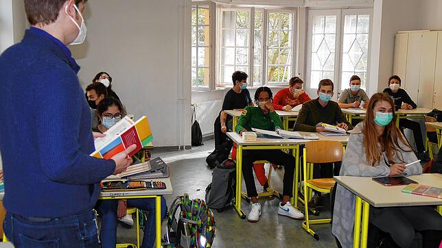 Viel lüften und bei Bedarf Jacke und Schal anziehen: So wie hier am Suso-Gymnasium bleibt es auch in den anderen Konstanzer Schulen. Es ...