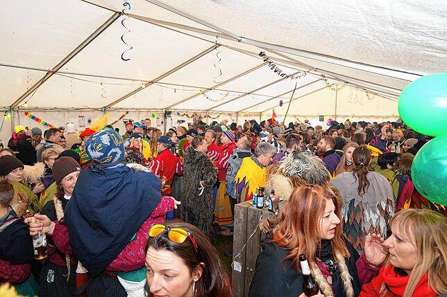 Bild 5: Die schönsten Bilder der Party in Hagnau zu &bdquo;111 Jahre Narrenzunft Eule&ldquo;
