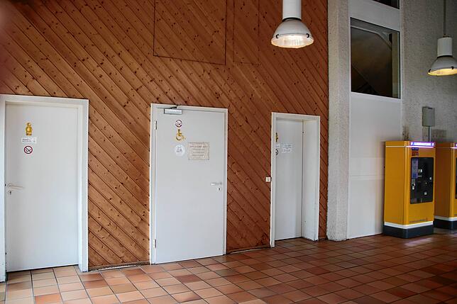 Im Parkhaus Kornhaus in Waldshut gibt es drei Toiletten: Für Männer, Frauen und eine behindertengerechte.