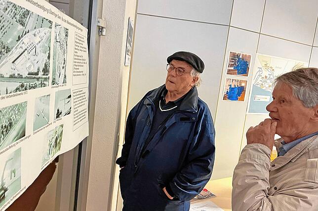 Überlingens Ex-OB Reinhard Ebersbach (rechts) war Anfang der 1970er Jahre Gründungsvorsitzender des Abwasserzweckverbands. Schon seit ...