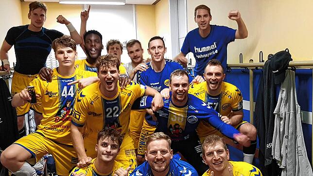 So sehen Sieger aus: die Spieler der HSG Konstanz nach dem hart erkämpften Triumph beim HC Erlangen II.