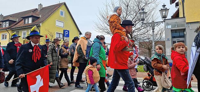 Bild 12: Vom Narrendorf in den Winzerkär