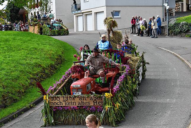 Bild 23: Das 62. Erntedankfest in Berau wurde traditionell von der Trachtenkapelle Berau veranstaltet