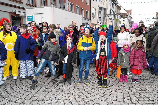Bild 22: Schlussappell der Katzenmusik am Latschariplatz