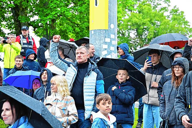 Bild 19: So feiern die Fans den Aufstieg des FC 08 Villingen