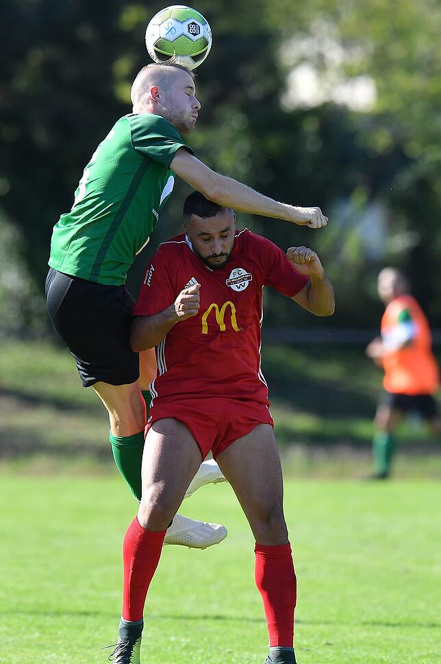 Bild 4: SV Herten rettet ein 1:1 gegen den FC Wallbach &ndash; und wir haben Bilder!